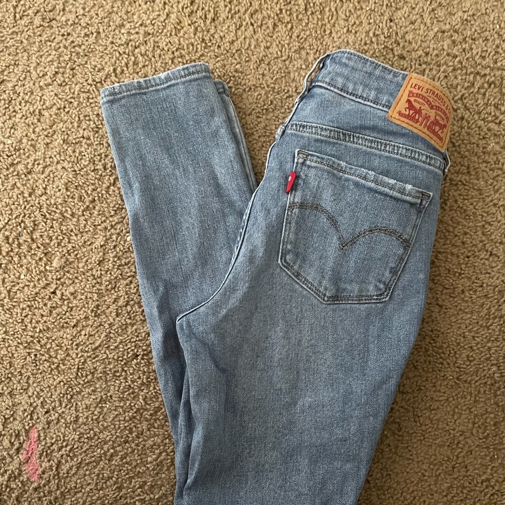 Levi’s 711 skinny jeans